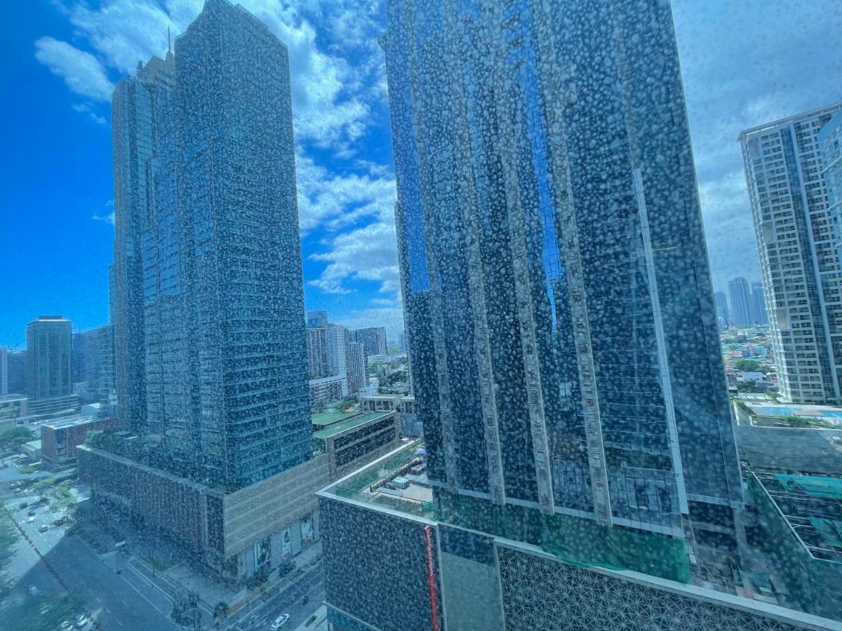 Uptown Parksuites Bgc Тагиг Экстерьер фото