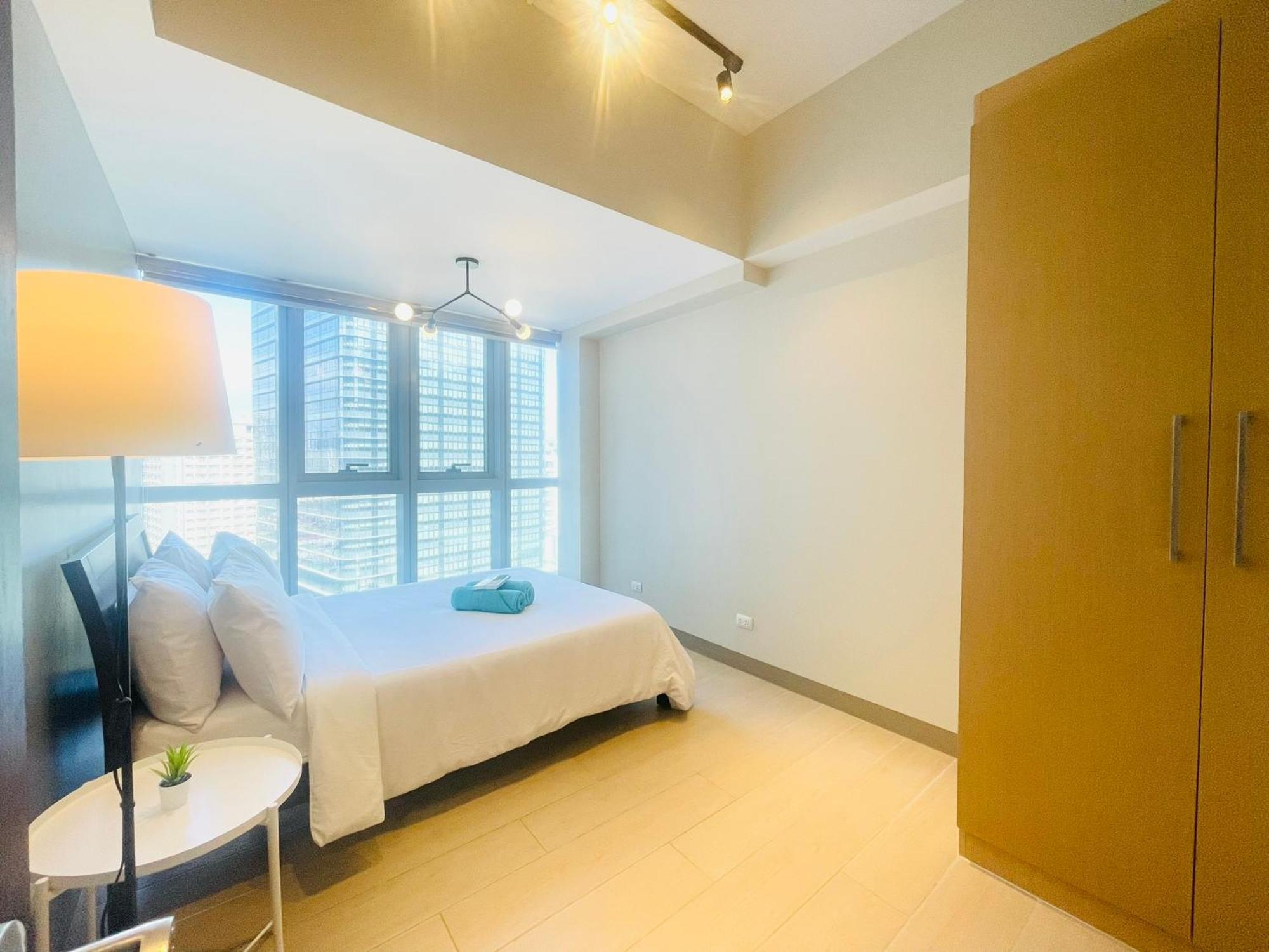 Uptown Parksuites Bgc Тагиг Экстерьер фото
