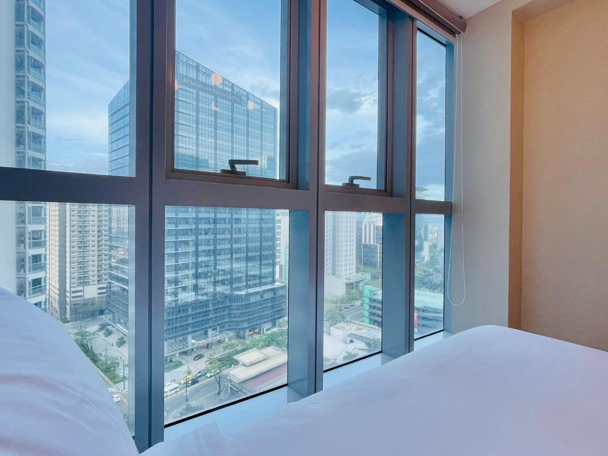 Uptown Parksuites Bgc Тагиг Экстерьер фото