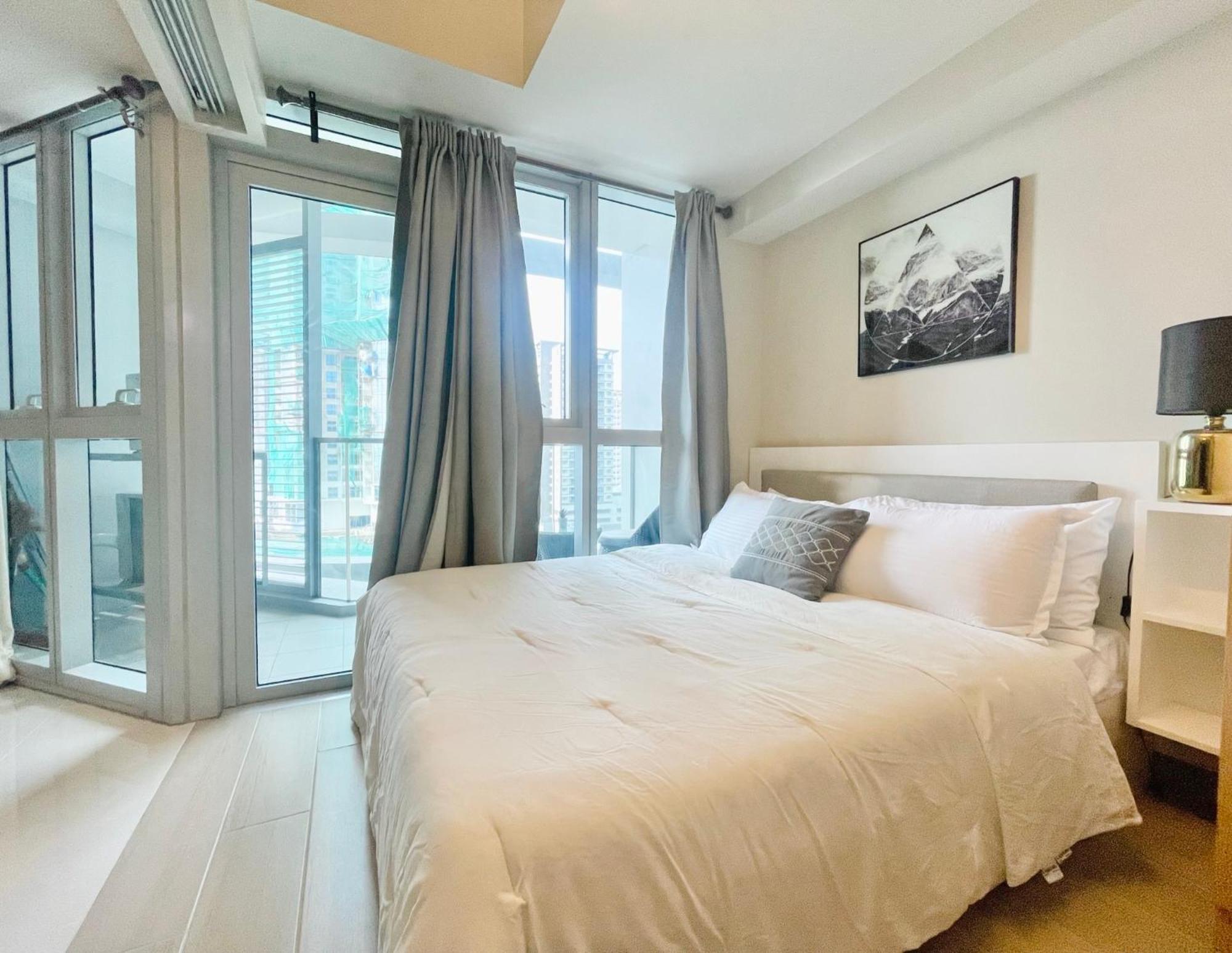 Uptown Parksuites Bgc Тагиг Экстерьер фото