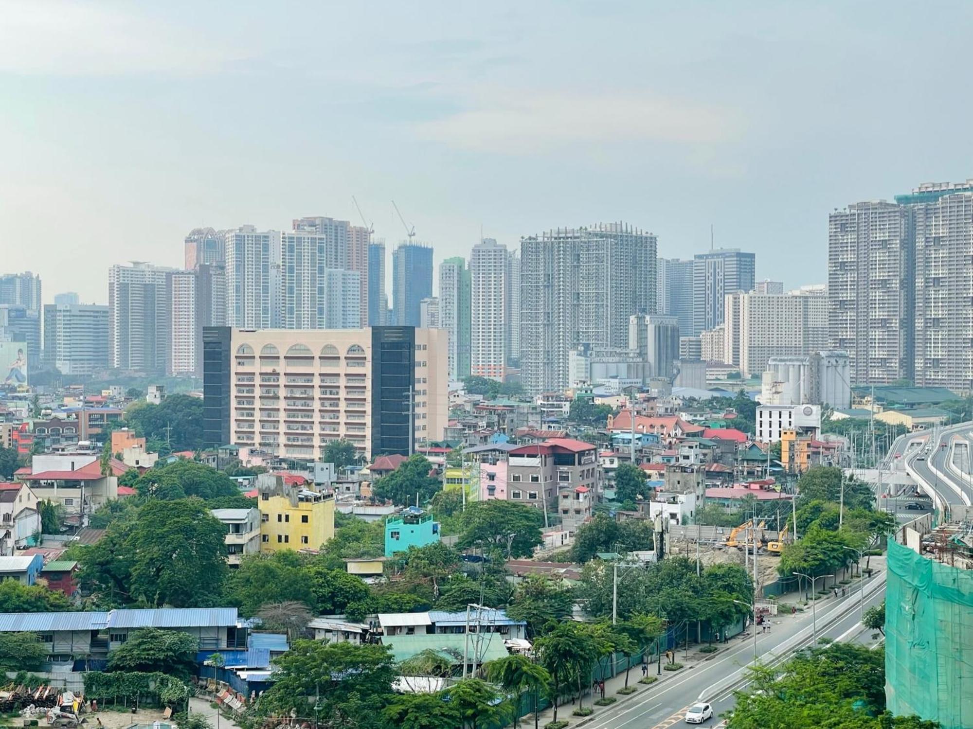 Uptown Parksuites Bgc Тагиг Экстерьер фото